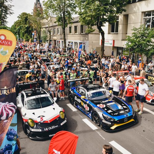 „Aurum 1006 km lenktynių“ festivalis sugrįžo į Palangą  © V. Pilkausko ir A. Strumilos nuotr. „Aurum 1006 km lenktynių“ festivalis sugrįžo į Vytauto gatvę„Aurum 1006 km lenktynių“ festivalis sugrįžo į Vytauto gatvęV. Pilkausko ir A. Strumilos nuotr. „Aurum 1006 km lenktynių“ festivalis sugrįžo į Vytauto gatvę „A