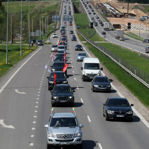 Kauniečiai prisijungė prie bendros „Didžiojo šeimos gynimo maršo“ kolonos  © Laimučio Brundzos, Aliaus Koroliovo ir redakcijos nuotr.