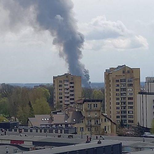 Didžiulis gaisras Kaune – atvira liepsna degė metalo krūva  © Justinos Lasauskaitės, skaitytojų, redakcijos nuotr.