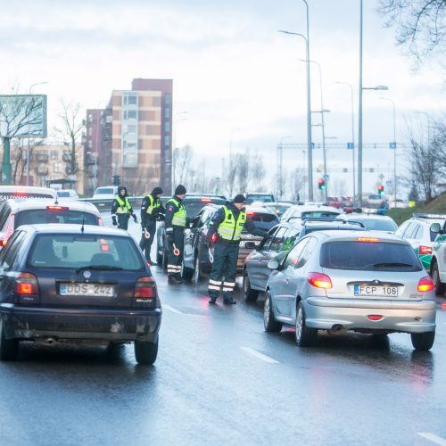 Pareigūnų reidas Europos prospekte  © Vilmanto Raupelio nuotr.