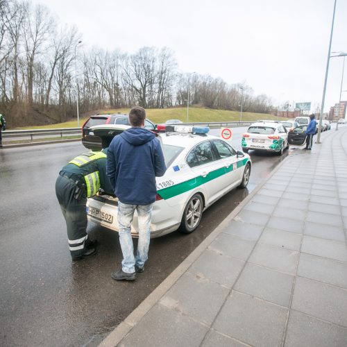 Pareigūnų reidas Europos prospekte  © Vilmanto Raupelio nuotr.