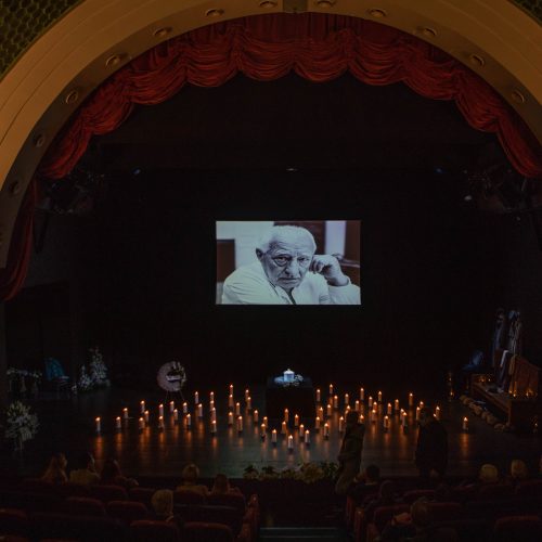 Vilniaus mažajame teatre atsisveikinama su mirusiu aktoriumi G. Girdvainiu  © I. Gelūno / Fotobanko nuotr.