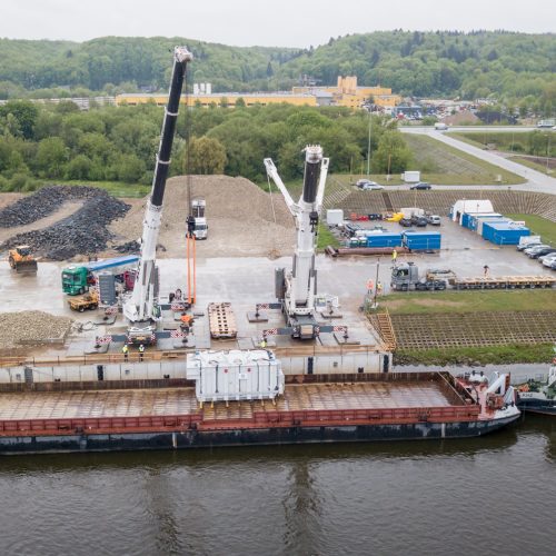 Kauną Nemunu pasiekė įspūdingas krovinys  © Vilmanto Raupelio nuotr.