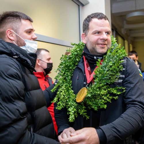 Iš Dakaro grįžo sunkvežimio ekipažas  © I. Gelūno / BNS nuotr.