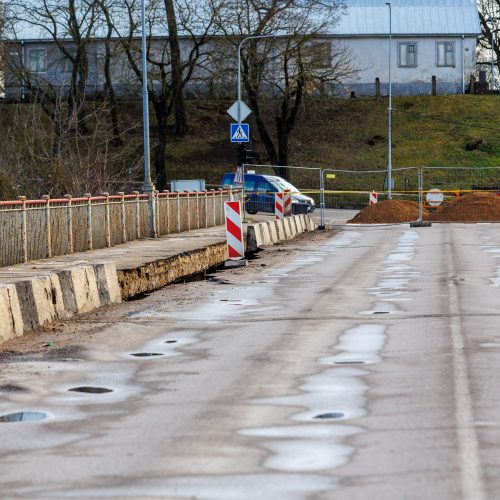 Kėdainiuose įgriuvo tiltas  © T. Biliūno, E. Ovčarenko/BNS nuotr.