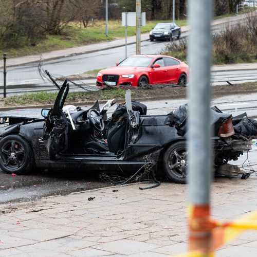 Tragiška avarija Vilniuje ant Valakupių tilto   © P. Paleckio/BNS nuotr.