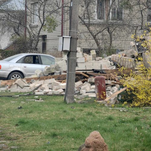 Garliavoje po sprogimo sugriuvo namas  © Regimanto Zakšensko nuotr.