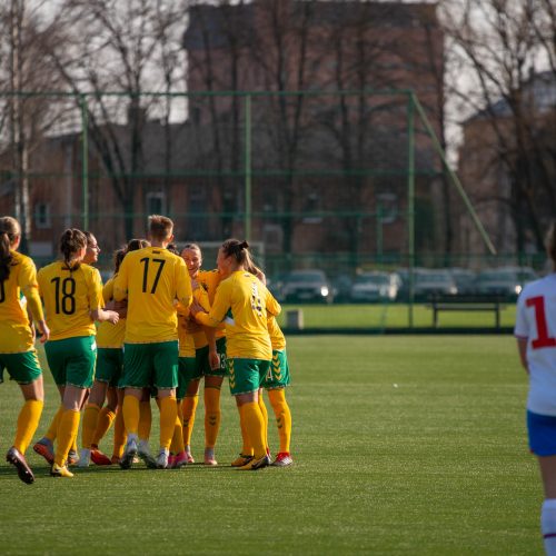 Lietuvos moterų futbolo rinktinės rungtynės su Farerų salų rinktine  © Manto Kutkaičio nuotr.