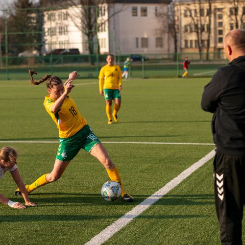 Lietuvos moterų futbolo rinktinės rungtynės su Farerų salų rinktine  © Manto Kutkaičio nuotr.