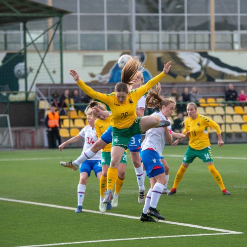 Lietuvos moterų futbolo rinktinės rungtynės su Farerų salų rinktine  © Manto Kutkaičio nuotr.