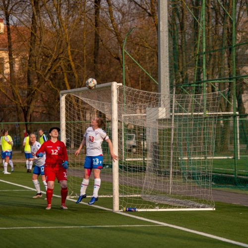 Lietuvos moterų futbolo rinktinės rungtynės su Farerų salų rinktine  © Manto Kutkaičio nuotr.