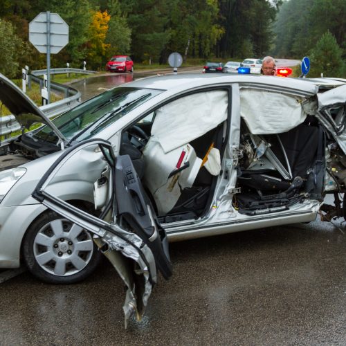 Autobuso ir dviejų lengvųjų automobilių avarija Kačerginėje  © Laimio Steponavičiaus nuotr.