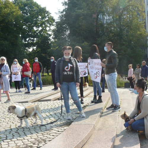 Klaipėdiečiai piketavo už gyvūnų teises  © Astos Dykovienės nuotr.