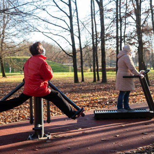 Sportuojantys žmonės Kauno parkuose  © Justinos Lasauskaitės nuotr.