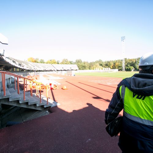 Darbo inspekcijos vizitas rekonstruojamame Kauno stadione  © Vilmanto Raupelio nuotr.