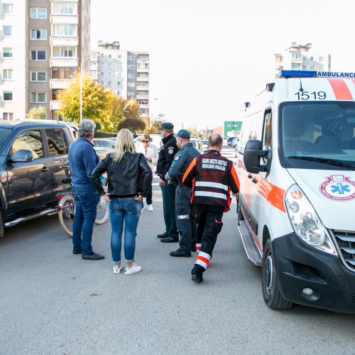 Reidas Kaune su nežymėtu policijos automobiliu  © Vilmanto Raupelio nuotr.