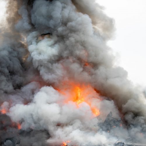 Didžiulis gaisras Kaune – atvira liepsna degė metalo krūva  © Justinos Lasauskaitės, skaitytojų, redakcijos nuotr.
