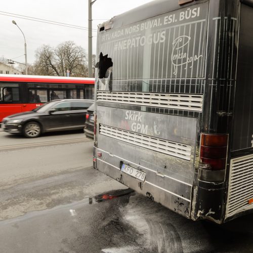 Kauno centre užsidegė autobusas  © Laimio Steponavičiaus nuotr.