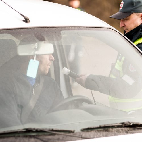 Policijos reidas Piliakalnio gatvėje  © Laimio Steponavičiaus nuotr.