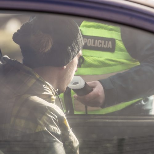 Policijos reidas Piliakalnio gatvėje  © Laimio Steponavičiaus nuotr.