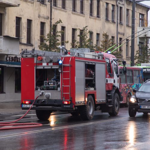 Netoli Kauno autobusų stoties supleškėjo troleibusas  © Laimio Steponavičiaus nuotr.