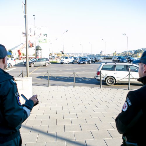 Policijos reidas judrioje Kauno gatvėje  © Vilmanto Raupelio nuotr.