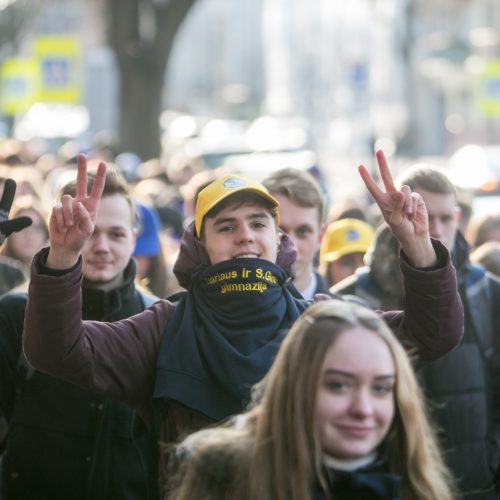 S.Dariaus ir S.Girėno gimnazijos šimtmečio eisena  © Vilmanto Raupelio nuotr.