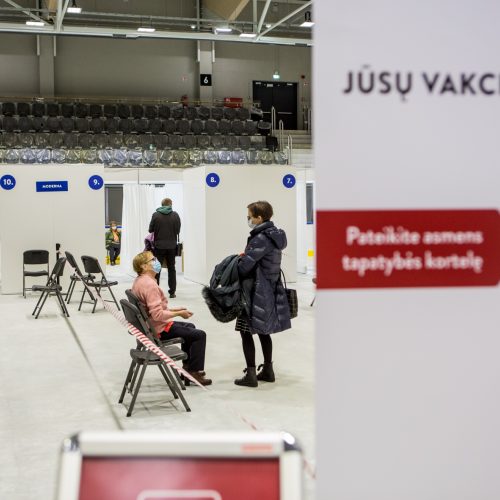 Darbą pradeda didžiausias vakcinavimo centras Lietuvoje – Kauno ledo rūmai  © Vilmanto Raupelio nuotr.