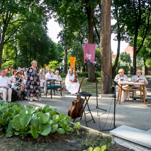 Pagerbta „Poezijos pavasario“ laureatė D.Zelčiūtė  © Vilmanto Raupelio nuotr.