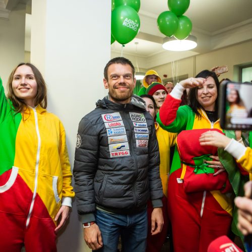 Vilniaus oro uoste pasitikti Dakaro ralio dalyviai  © Gretos Skaraitienės / Fotobanko nuotr.