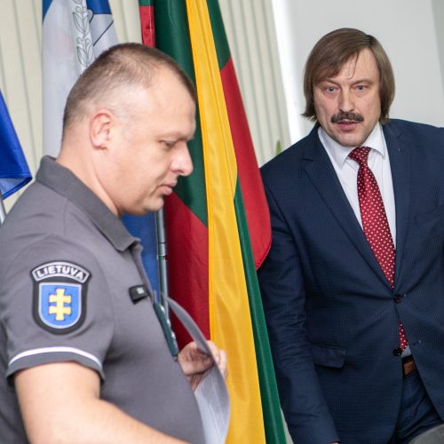 Spaudos konferencija dėl įtariamųjų prekybos žmonėmis sulaikymo  © P. Peleckio / Fotobanko, policijos nuotr.