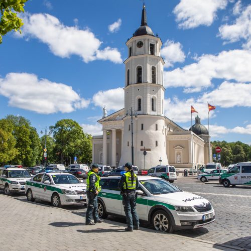 Atsisveikinimas su žuvusiu pareigūnu S. Žymantu  © I. Gelūno / Fotobanko, 