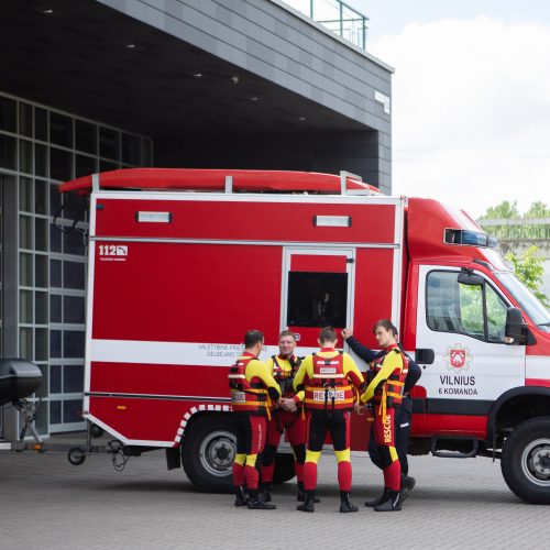 Skęstančiojo gelbėjimo operacija Neries upėje  © I. Gelūno / Fotobanko nuotr.