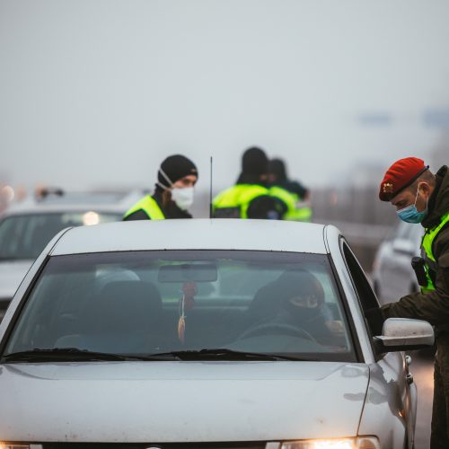 Policija pradėjo masinę judėjimo kontrolę  © I. Gelūno, T. Biliūno / Fotobanko nuotr.