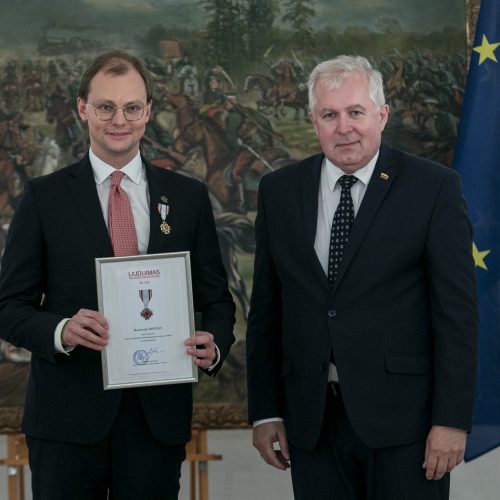 Apdovanoti kariai, padėję vykdyti afganistaniečių evakuaciją  © P. Peleckio / Fotobanko nuotr.