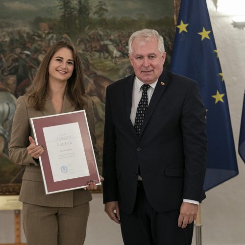 Apdovanoti kariai, padėję vykdyti afganistaniečių evakuaciją  © P. Peleckio / Fotobanko nuotr.