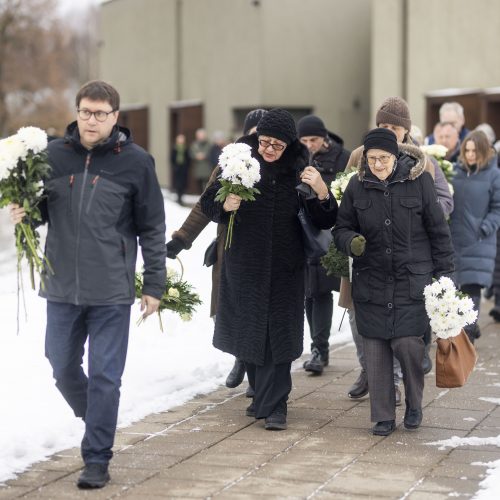 Atsisveikinimas su aktore A. Janušauskaite  © I. Gelūno / BNS nuotr.