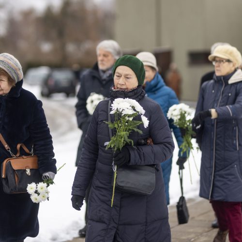 Atsisveikinimas su aktore A. Janušauskaite  © I. Gelūno / BNS nuotr.