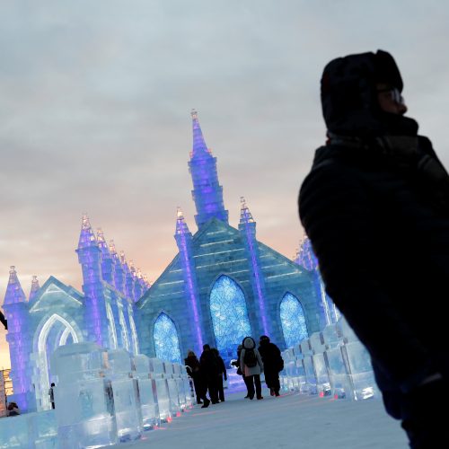 Tradicinis ledo ir sniego skulptūrų festivalis Kinijoje  © Scanpix nuotr.