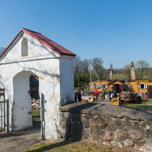 Tauragės rajone sudegė klebonijos pastato stogas  © Butauto Barausko nuotr.