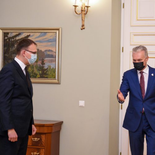 Prezidentas susitiko su K. Adomaičiu  © P. Peleckio / Fotobanko, R. Dačkaus / Prezidentūros nuotr.