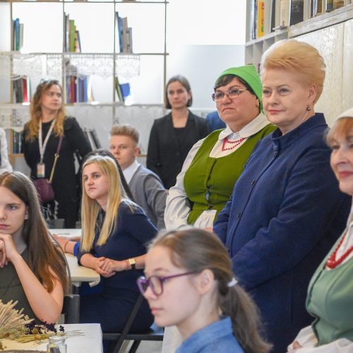 Prezidentė dalyvavo velykinėse edukacinėse dirbtuvėse  © I. Gelūno / Fotobanko, R. Dačkaus / Prezidentūros nuotr.