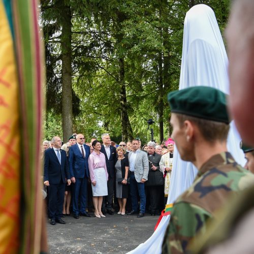 G. Nausėda atidengė A. Smetonos paminklą  © R. Dačkaus / LRP kanceliarijos nuotr.