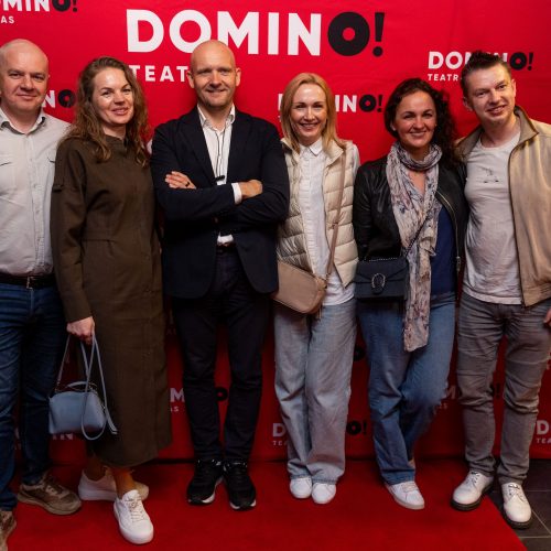 „Domino“ teatro komedijos „Urvinis žmogus“ premjeros svečiai  © S. Lisausko/BNS nuotr.