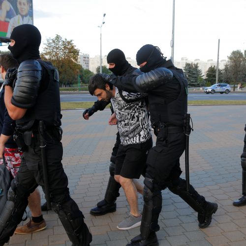 Baltarusijoje pareigūnai suiminėja protestuotojus  © Scanpix, ITAR-TASS nuotr.