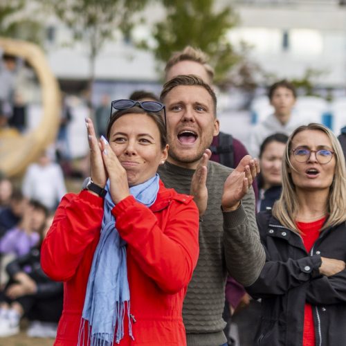 Emocingas krepšinio rungtynių stebėjimas fanų zonoje   © I. Gelūno/BNS nuotr.