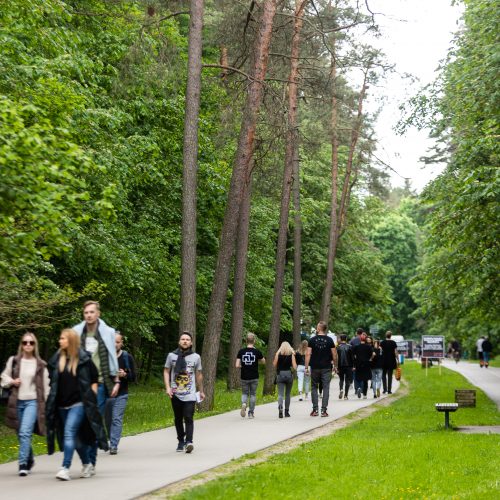  „Rammstein“ fanai renkasi į koncertą Vilniaus Vingio parke  © Ž.Gedvilos/BNS nuotr.