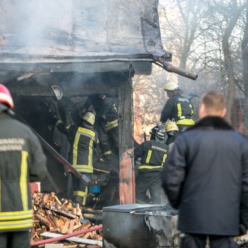 Gaisras Žiemgalių gatvėje  © Vilmanto Raupelio nuotr.