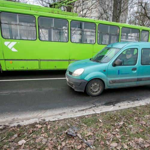 Avarija Šiaurės pr. ir S. Žukausko gatvių sankryžoje  © Vilmanto Raupelio nuotr.