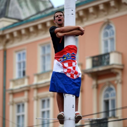 Zagrebe žmonių minia sveikino Kroatijos futbolininkus  © Scanpix, SIPA nuotr.